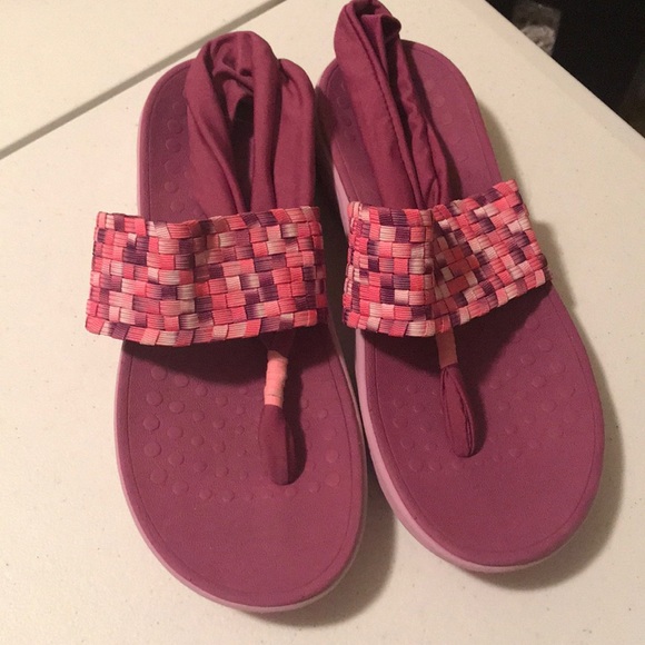 purple vionic sandals